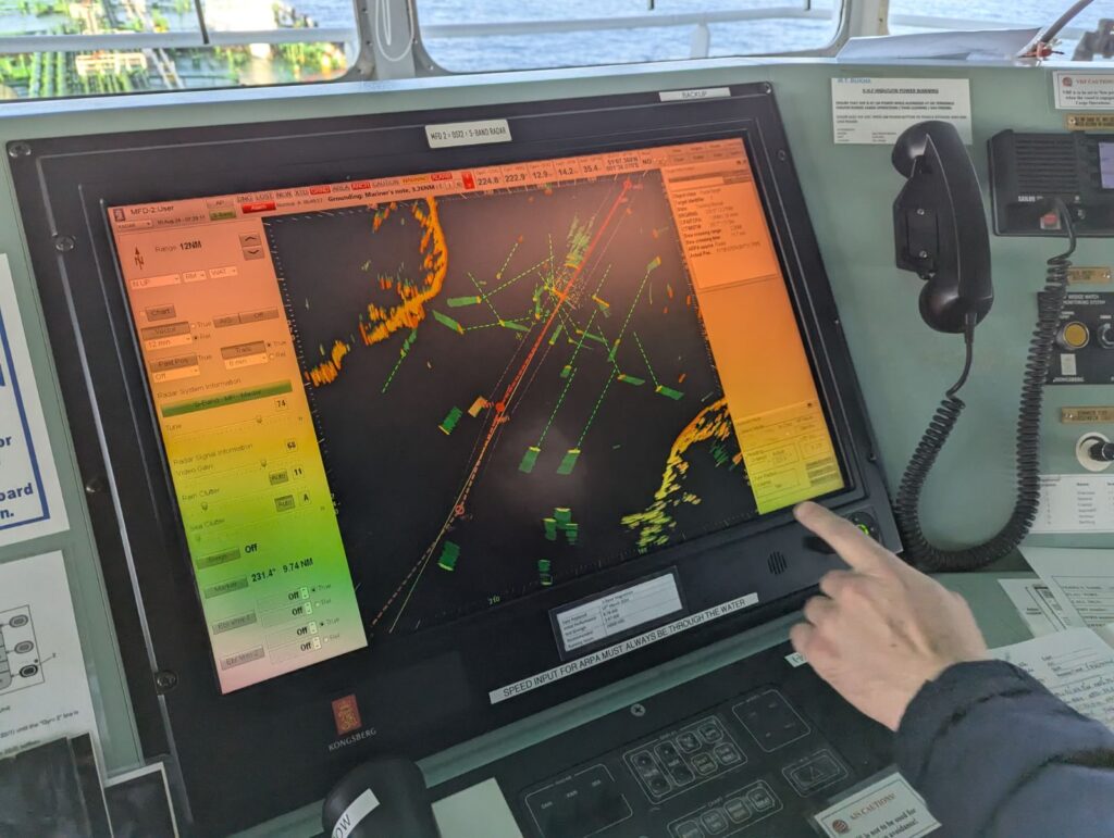 shipping vessel navigation system